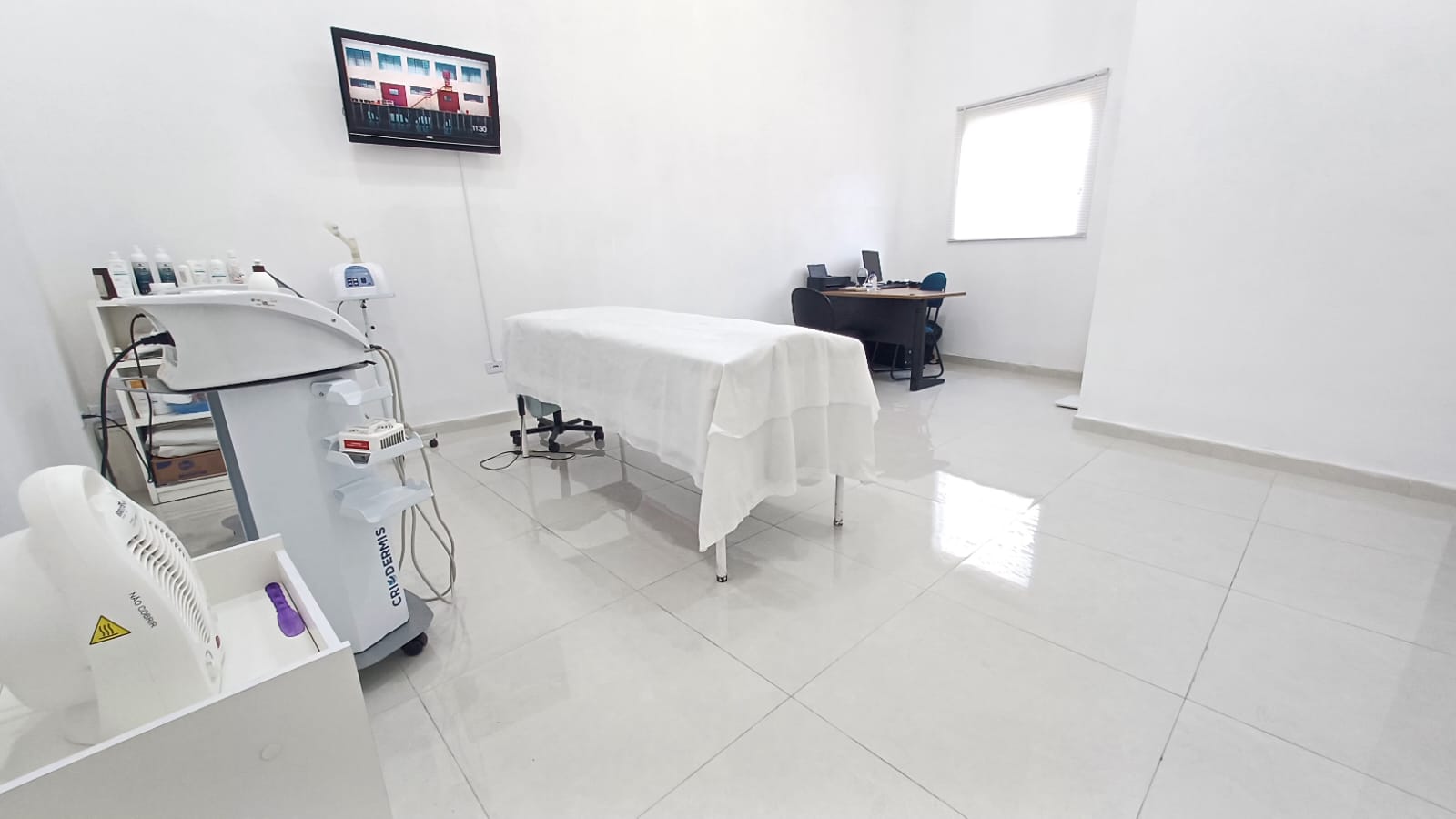 Sala de tratamentos com equipamentos